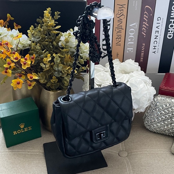 ✨🖤Black Quilted Chain Shoulder/Crossbody Bag🖤✨NEW SUPER SOFT - Picture 4 of 8